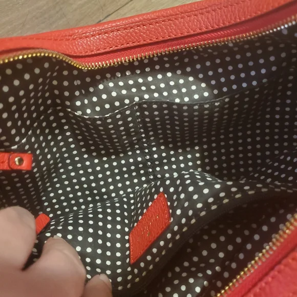 Kate Spade New York Lori Berkshire Road Red Leather Hobo Bag. - Picture 14 of 16